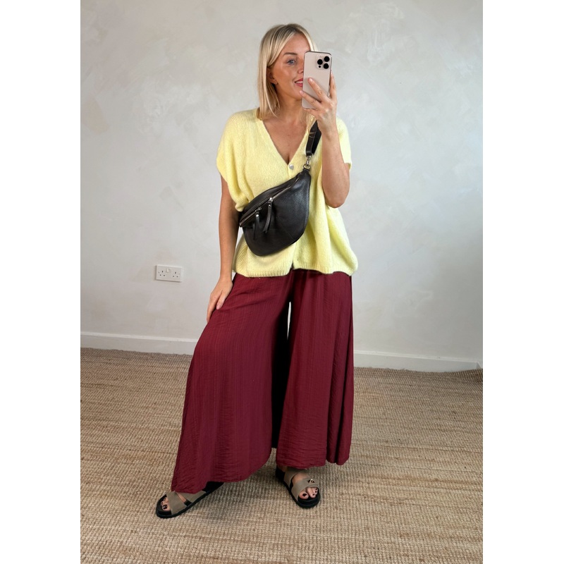 Naples palazzo – burgundy