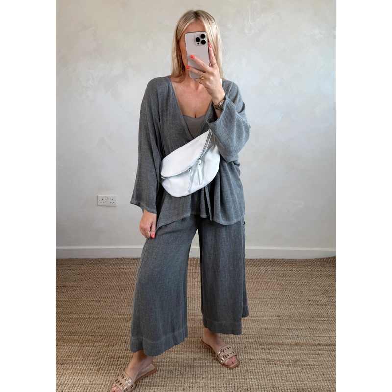 Tori leather sling bag – white