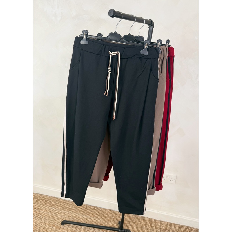 Beth striped jogger – black