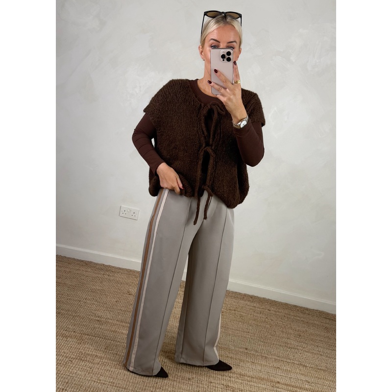 Shona tie front knit – chocolate