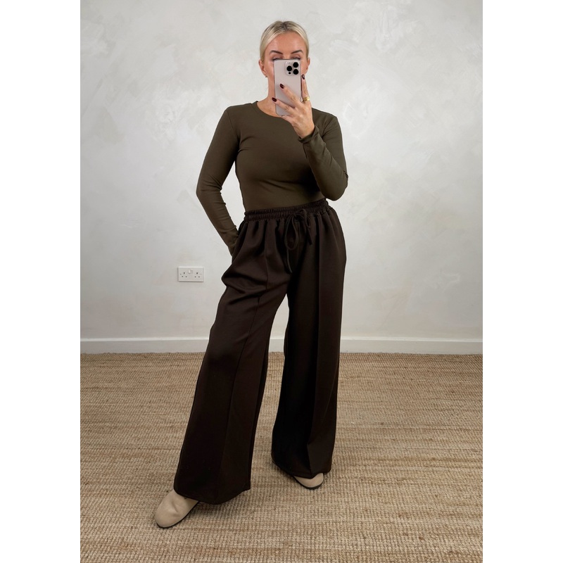 Straight leg jogger – chocolate