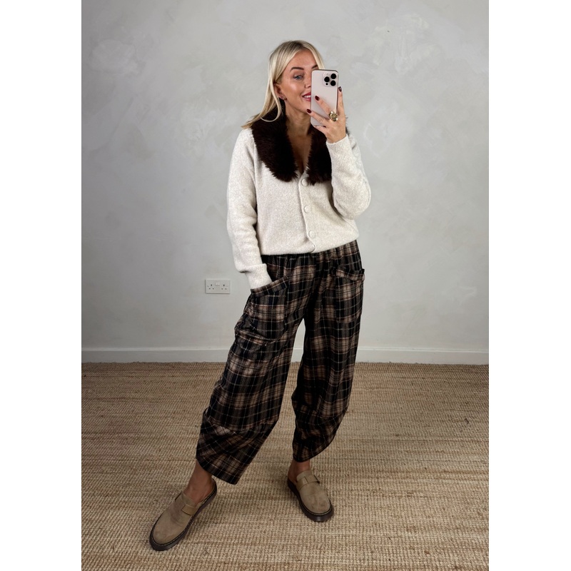 Checked Moda pants – one