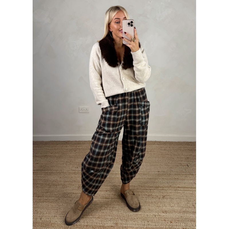 Checked Moda pants – three