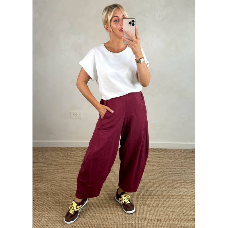 Finn barrel leg trouser – berry