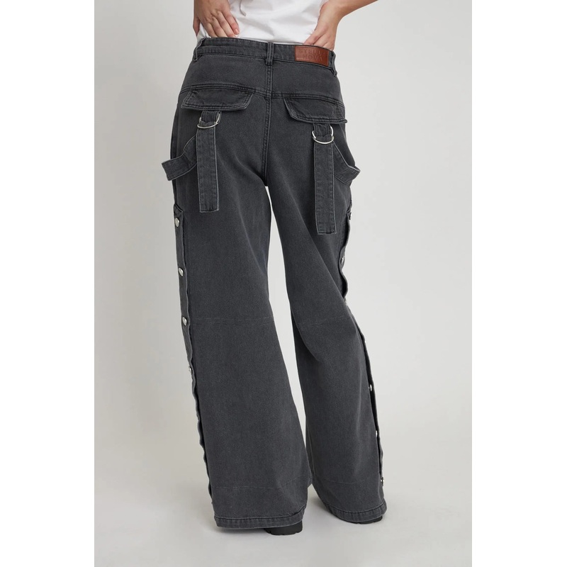 Washed black denim pants – Almost black