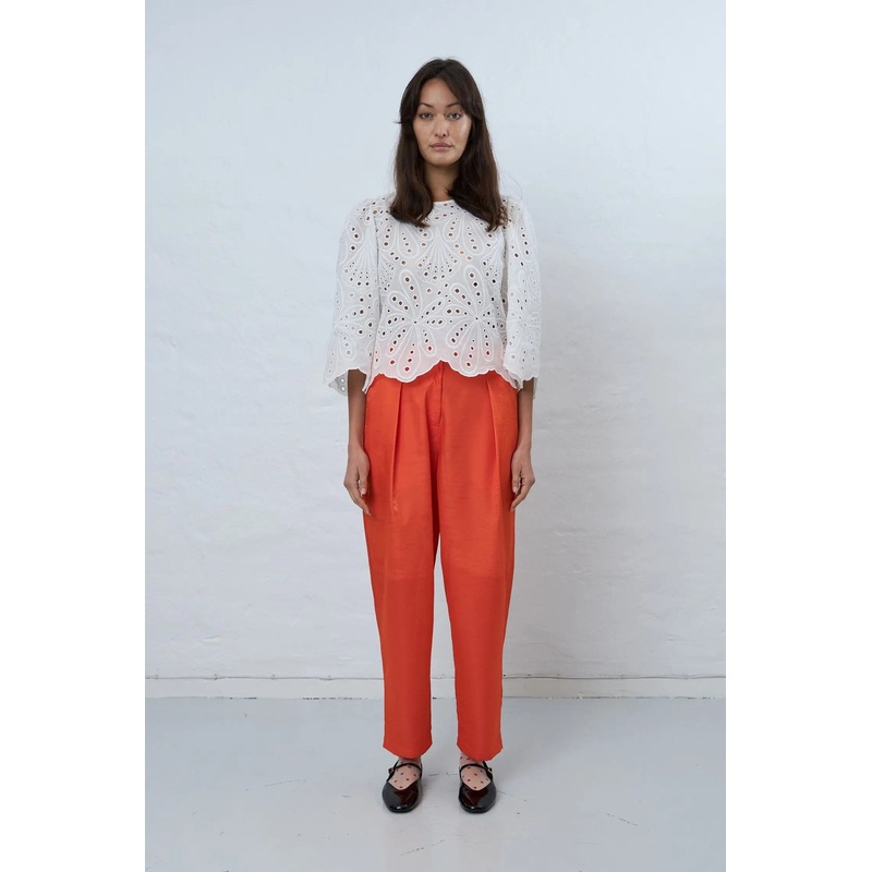 Crisp delicate embroidered cotton blouse – White