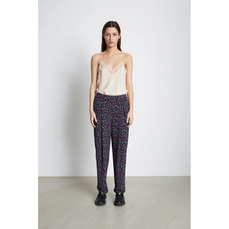 Carrot pants with all over print – Flower Field