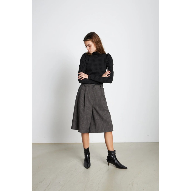 Turtleneck blouse with open back – Black