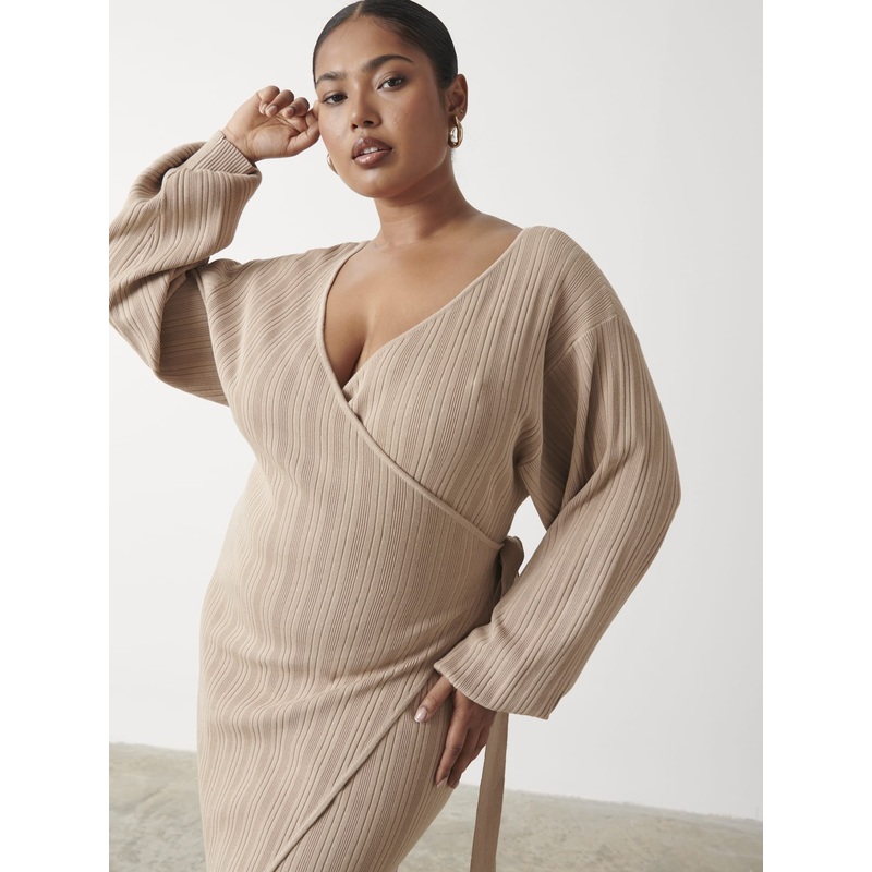 Shelby Mini Plisse Knit Dress Curve – Beige