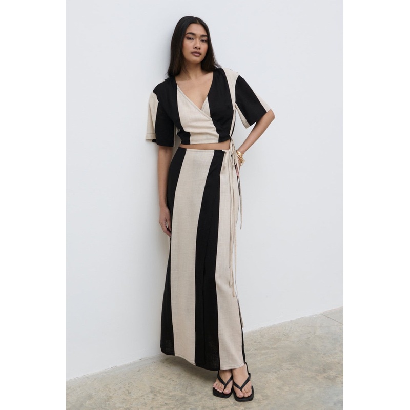 Chaya Printed Wrap Midaxi Skirt – Cream and Black