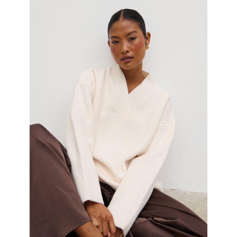 Briana Chunky V-Neck Knit Jumper – Cream