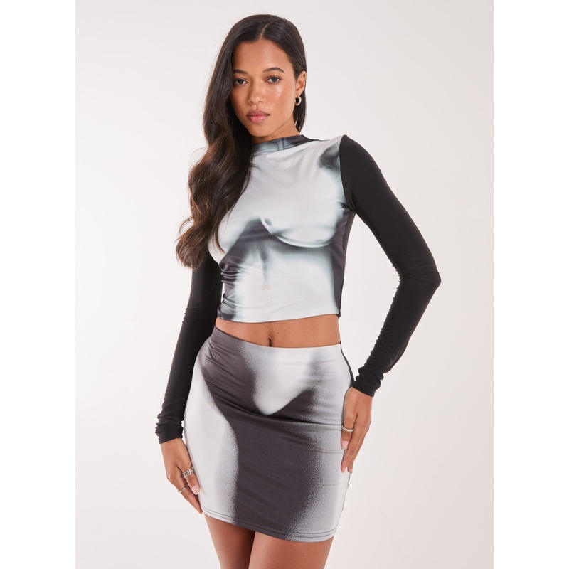 Graphic Silhouette Long Sleeve Top