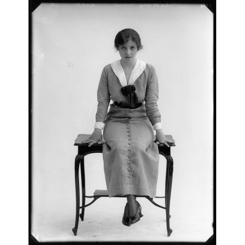 Dorothy Minto Greetings Card