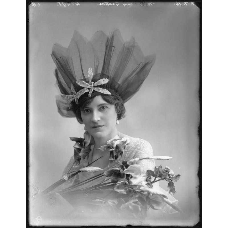 Tiny Gratton Greetings Card