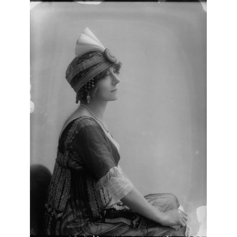 Violet Vanbrugh (Violet Augusta Mary Barnes) Greetings Card