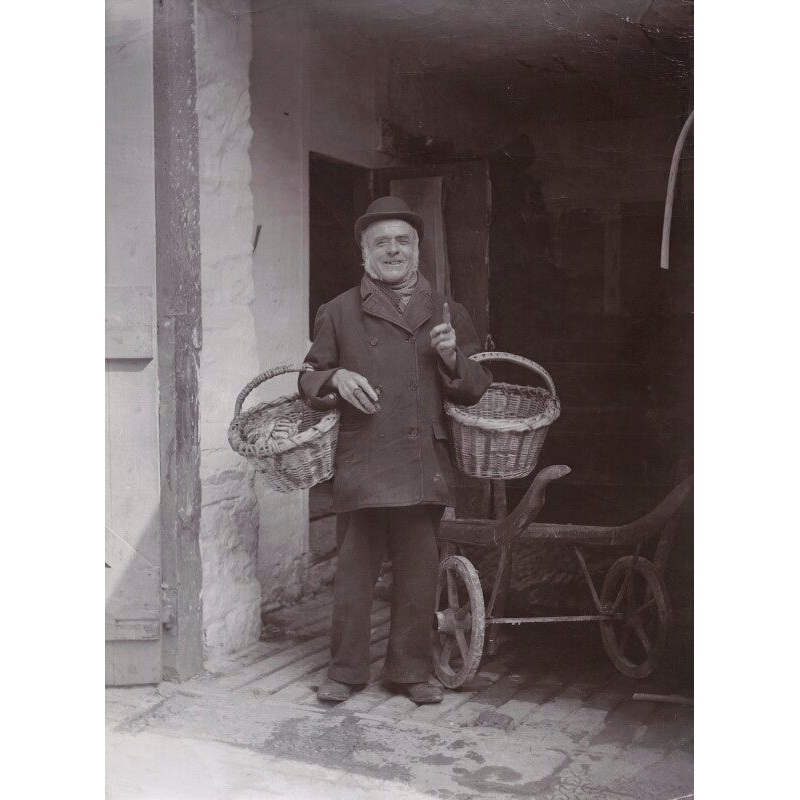 ‘Crabby George: ‘Do ‘e want a crab today zur?” (Unknown man) Greetings Card