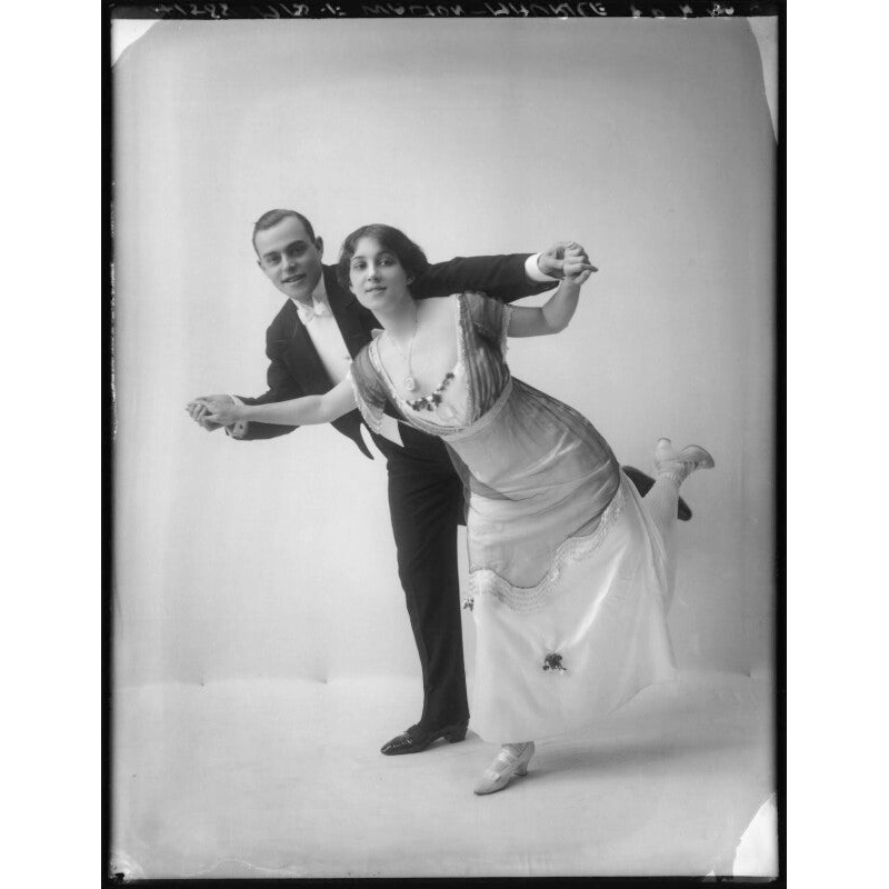 ‘Maurice and Walton’ (Maurice Mouvet; Florence Walton) Greetings Card