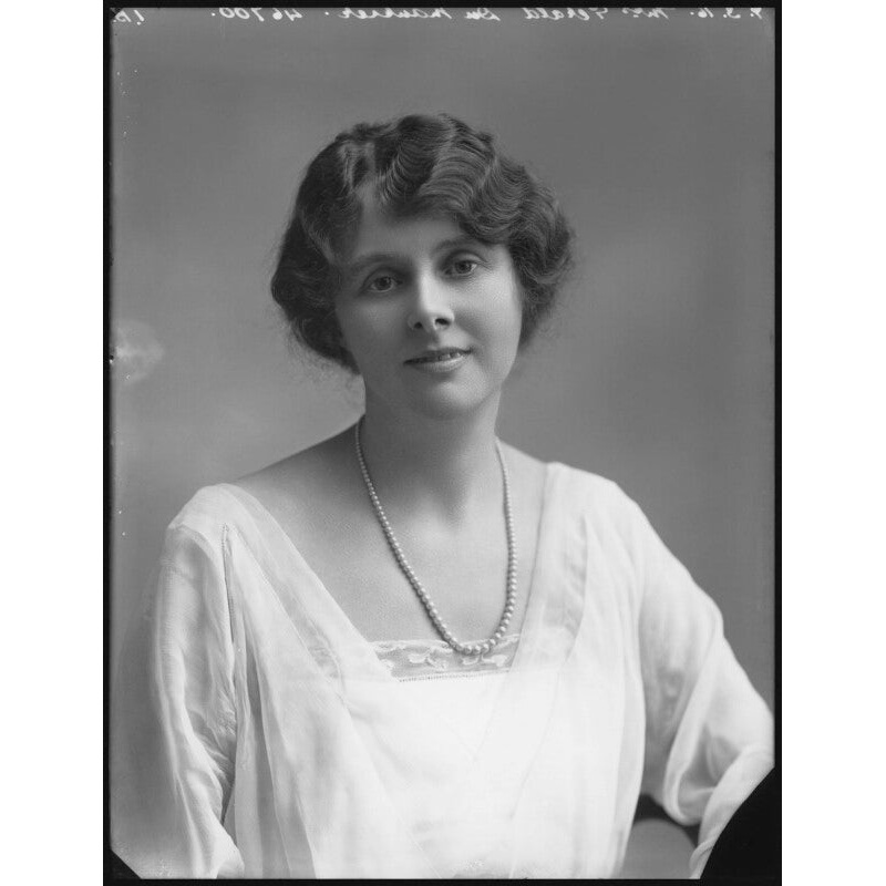 ‘Muriel Beaumont’, Lady Du Maurier Greetings Card