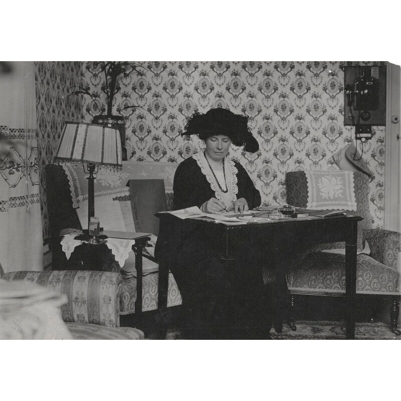 Winifred Margaret Coombe Tennant (ne Pearce-Serocold) Greetings Card