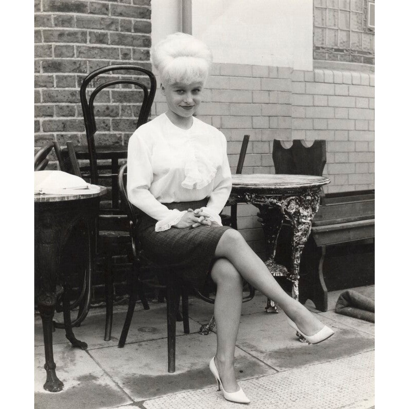 Barbara Windsor Portrait Print